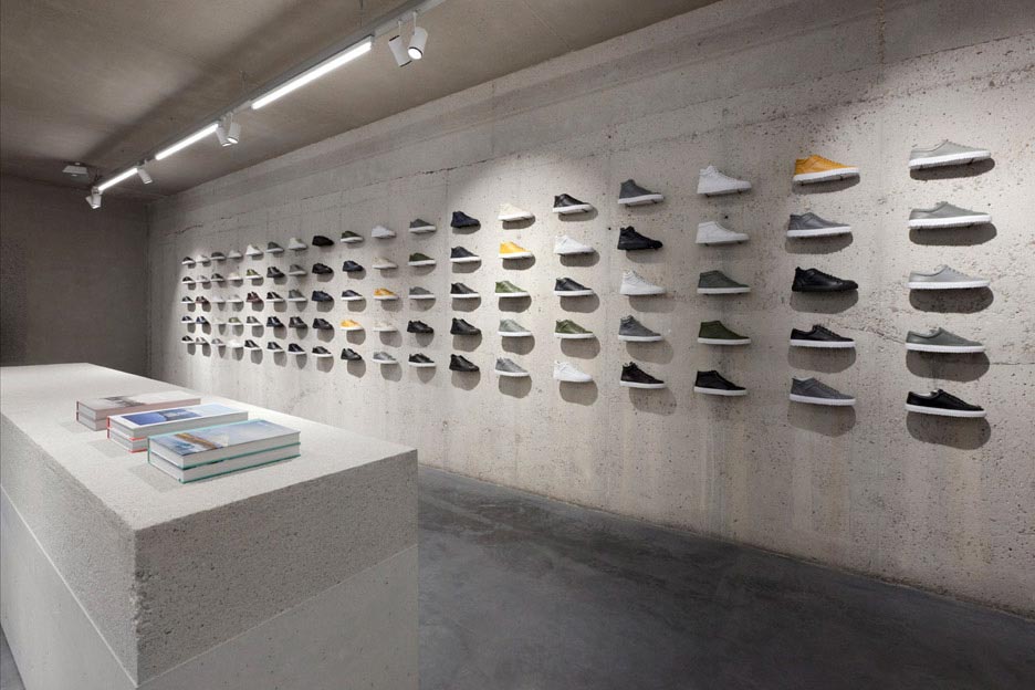 Minimal concrete interiors for ETQ Amsterdam store